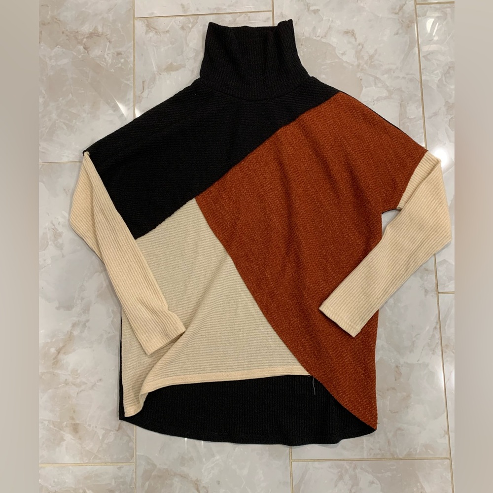 EUC Amoli Turtleneck Small